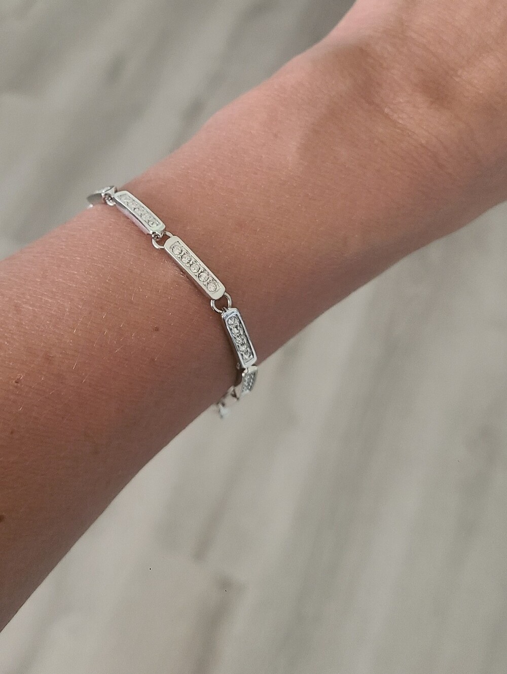 Swarovski Everyday Rhodium Plated Silver Toned Bracelet 1792298- Excellent Condi